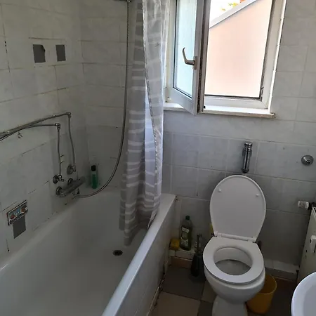 Δωμάτια σε οικογενειακή κατοικία Raum In Ae Max 4 B Έσσεν