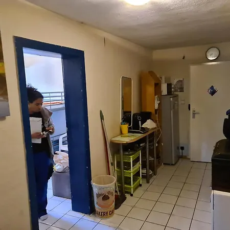 Raum In Ae Max 4 B Δωμάτια σε οικογενειακή κατοικία